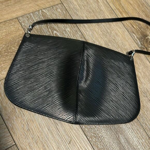 Louis Vuitton Demi Lune Pochette - Picture 4 of 11